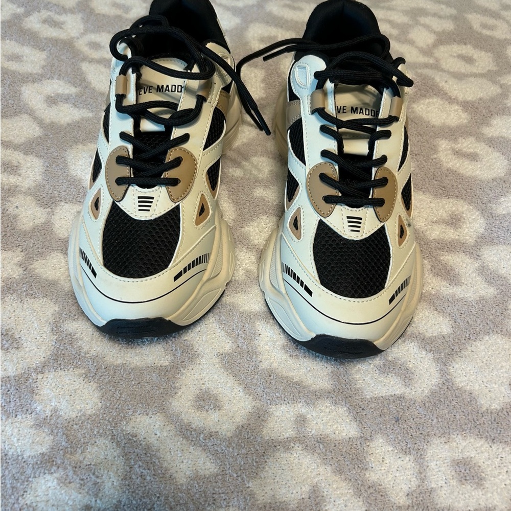 Steve Madden Black and Cream Sneakers